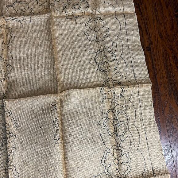 Vintage Floral Stamped Burlap For Rug Making #1880 28x48 - Picture 4 of 12
